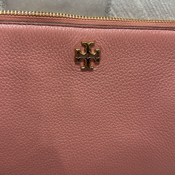Tory Burch pink Kira crossbody bag adjustable detachable strap gold hardware - Picture 6 of 16